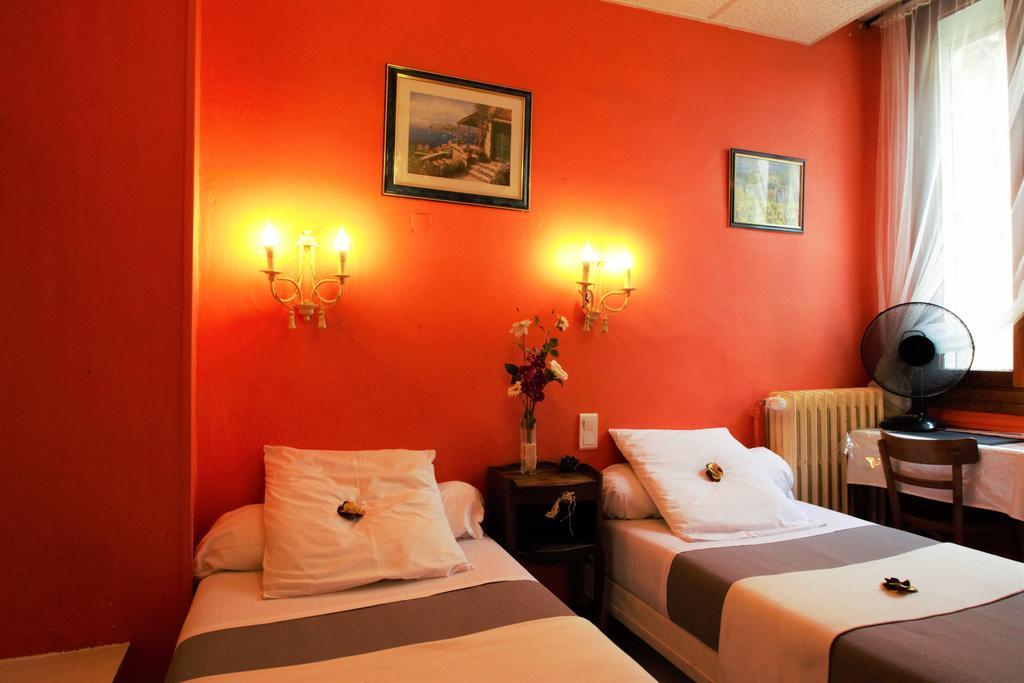 Hotel Innova Cardabella Avignon Ruang foto