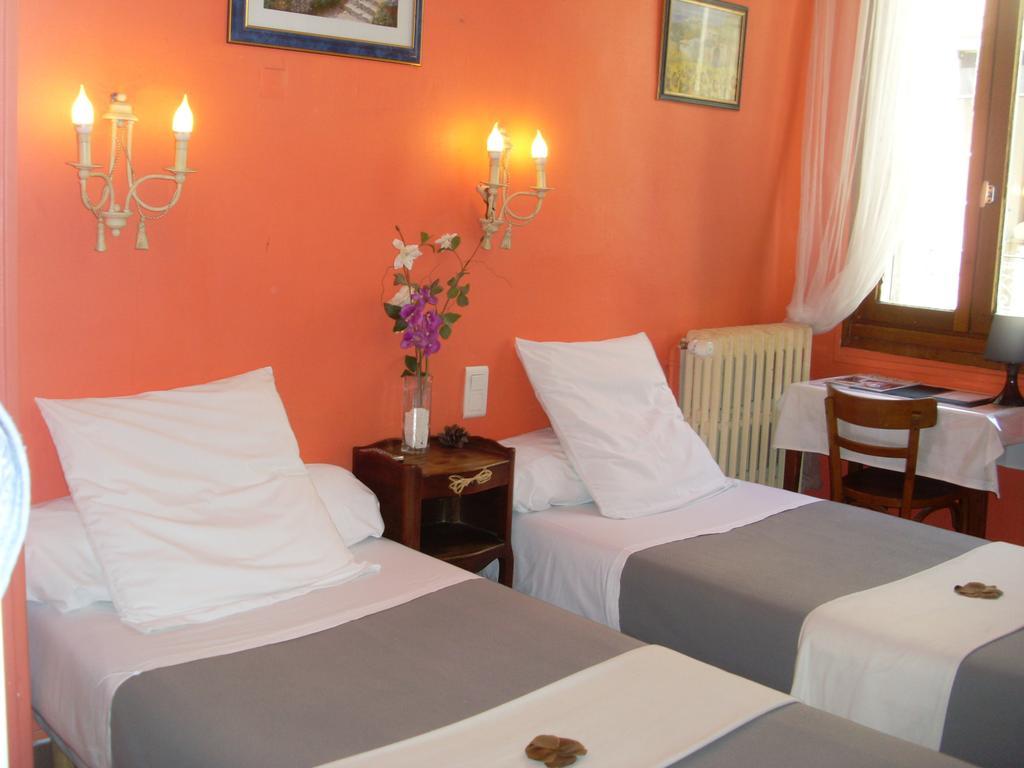 Hotel Innova Cardabella Avignon Bagian luar foto