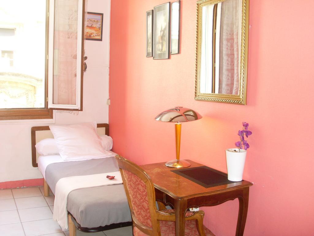 Hotel Innova Cardabella Avignon Bagian luar foto