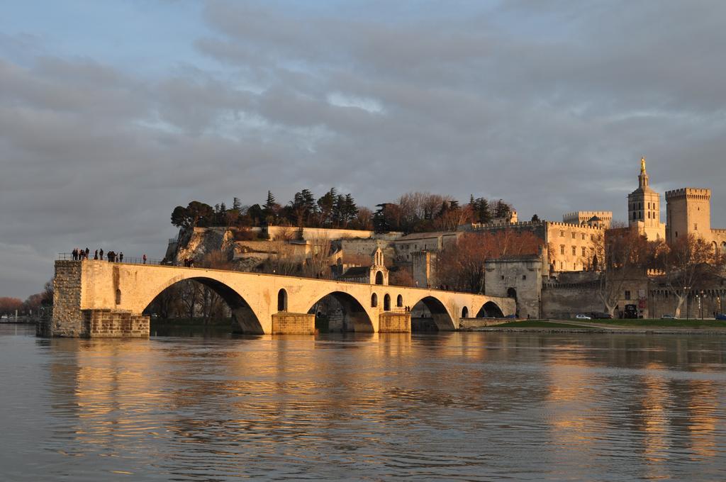 Hotel Innova Cardabella Avignon Bagian luar foto