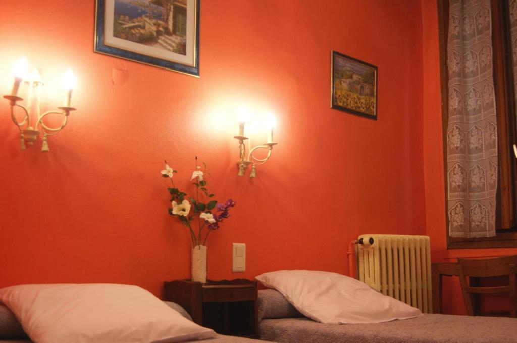 Hotel Innova Cardabella Avignon Ruang foto