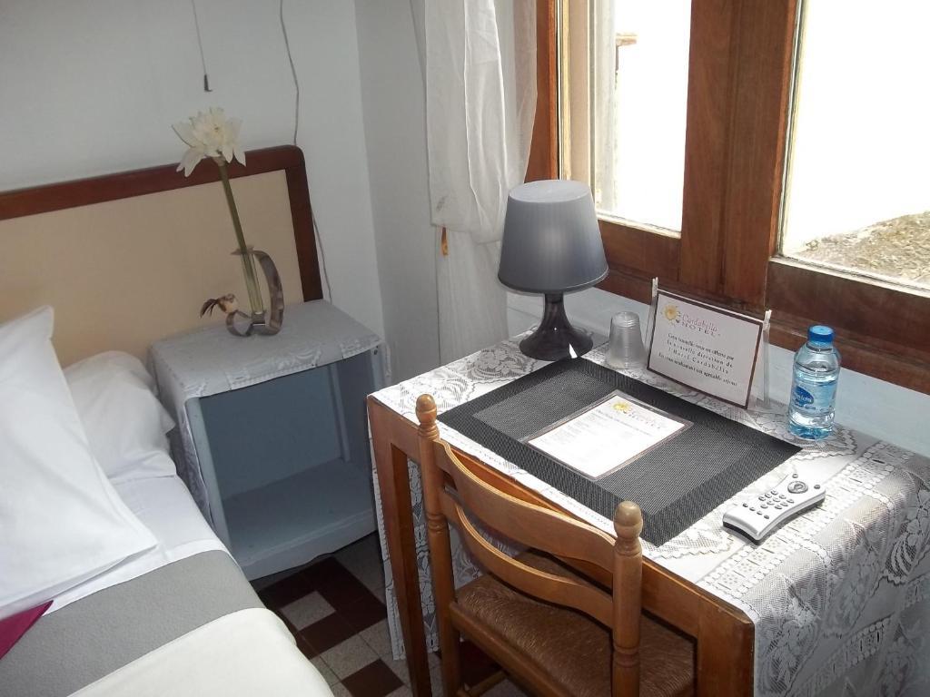 Hotel Innova Cardabella Avignon Ruang foto