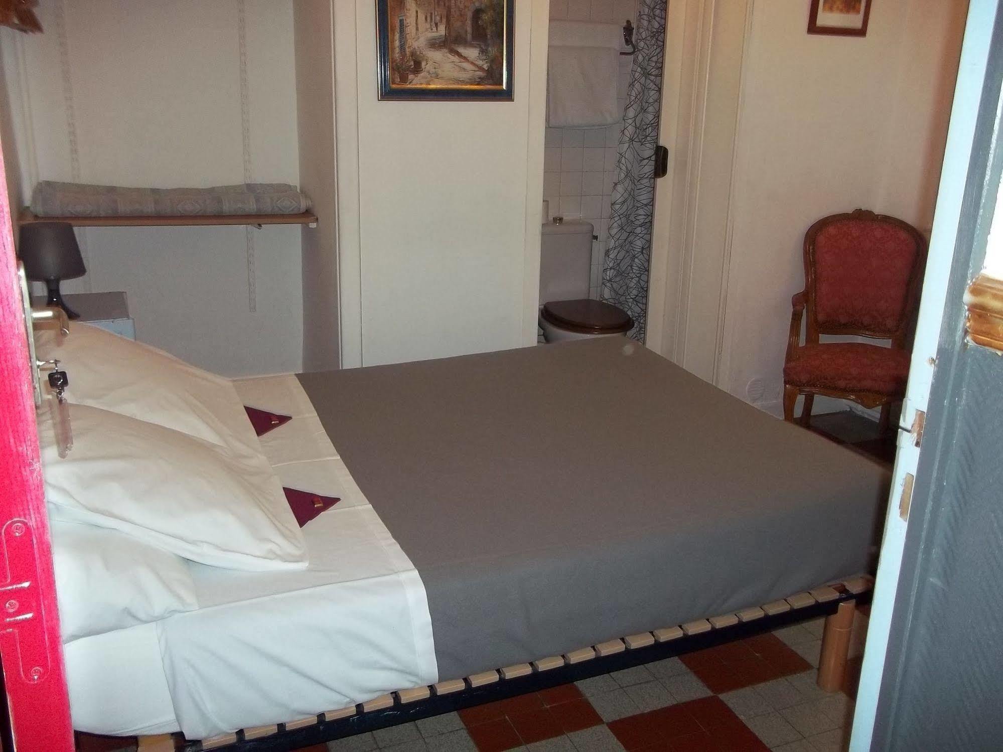 Hotel Innova Cardabella Avignon Bagian luar foto