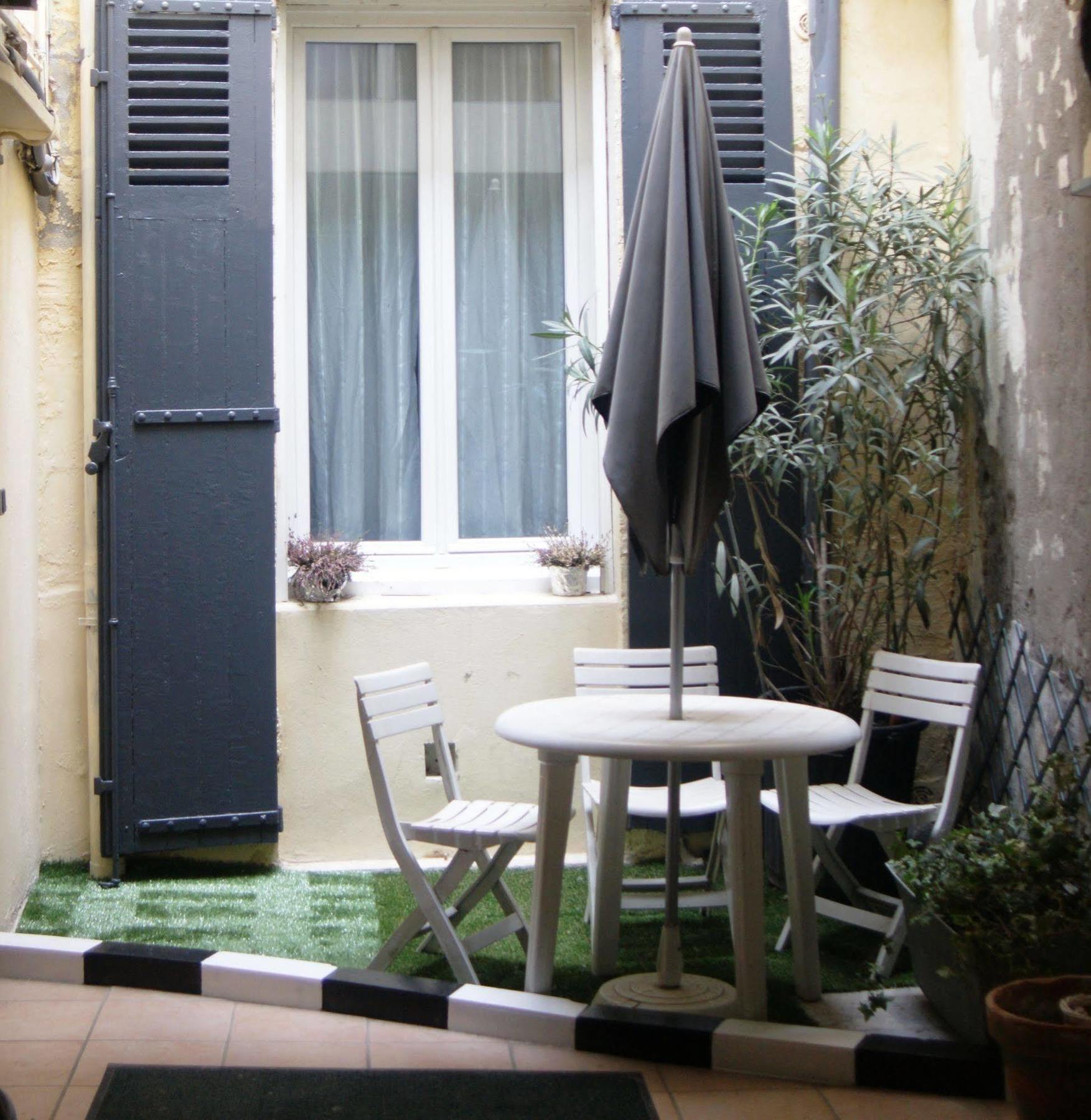 Hotel Innova Cardabella Avignon Bagian luar foto