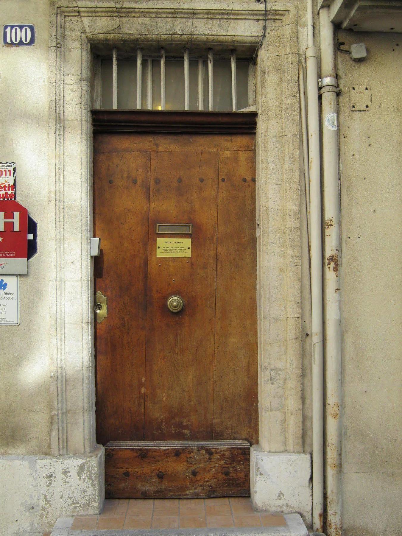 Hotel Innova Cardabella Avignon Bagian luar foto