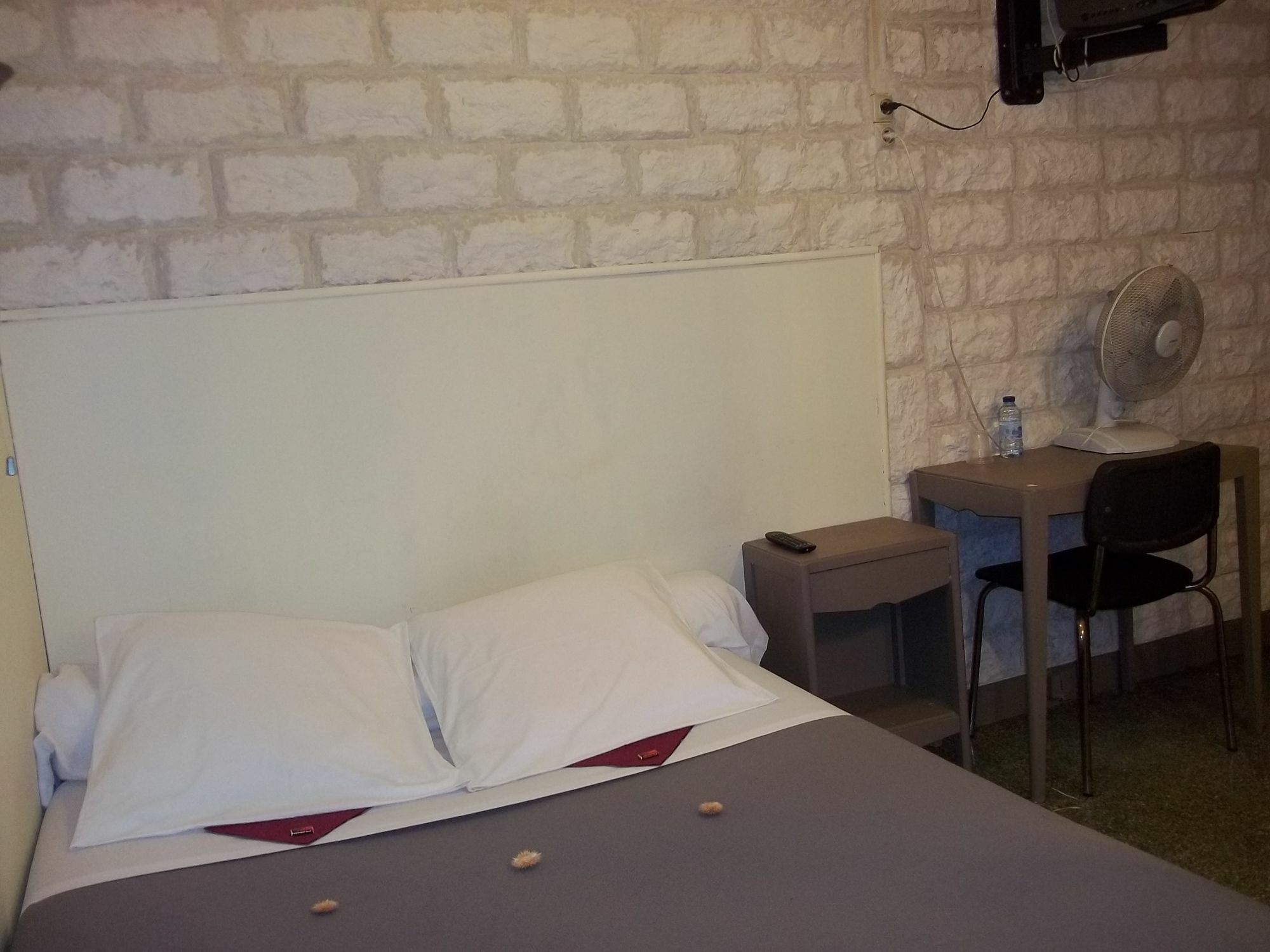 Hotel Innova Cardabella Avignon Bagian luar foto